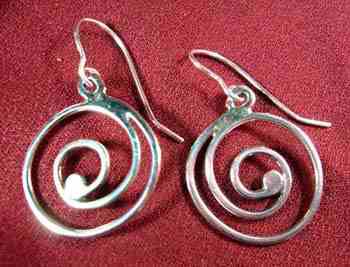 Round Swirl Wire Earrings